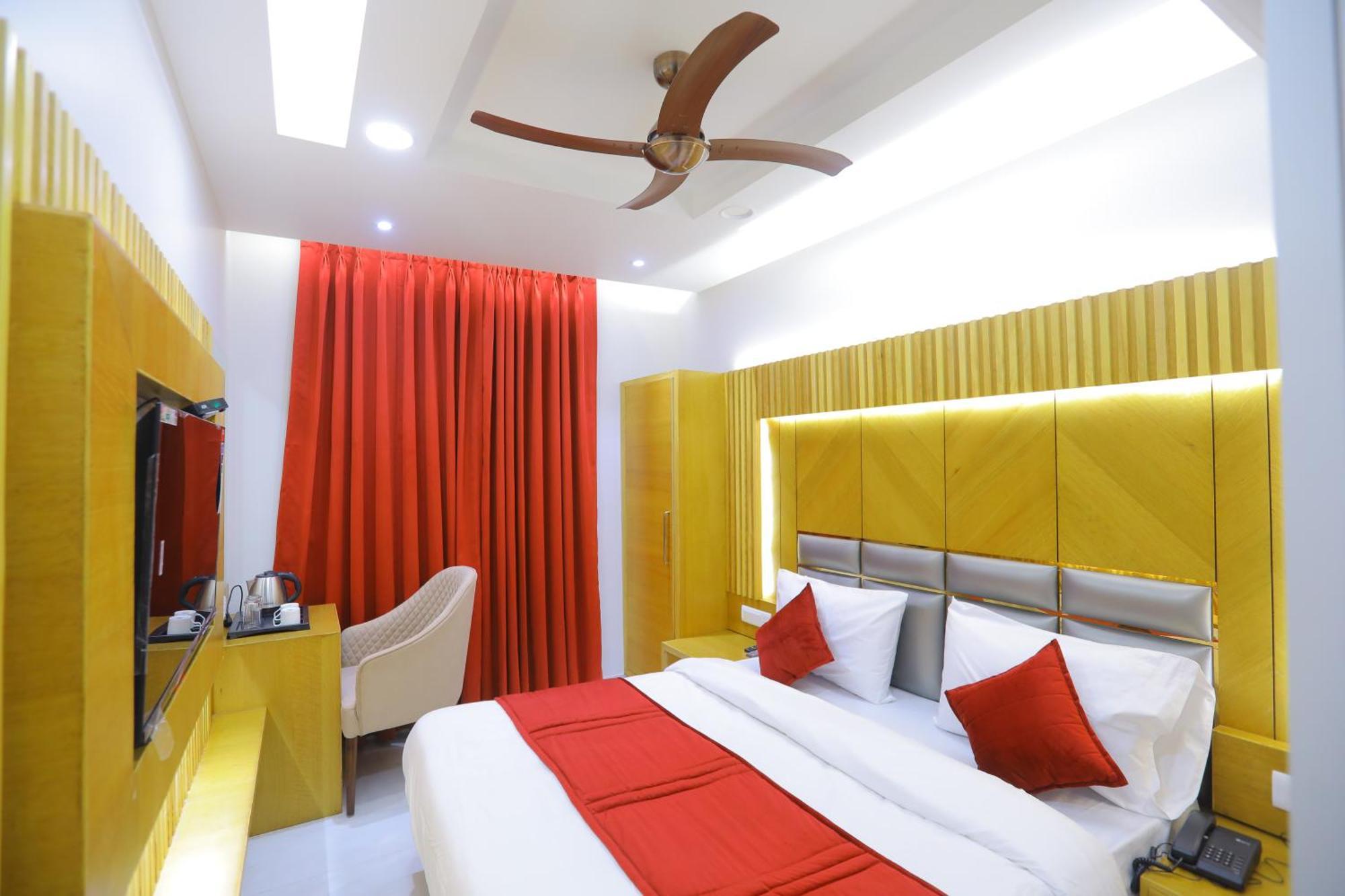 Hotel Glitz - Walk In From New Delhi Railway Station Exteriör bild