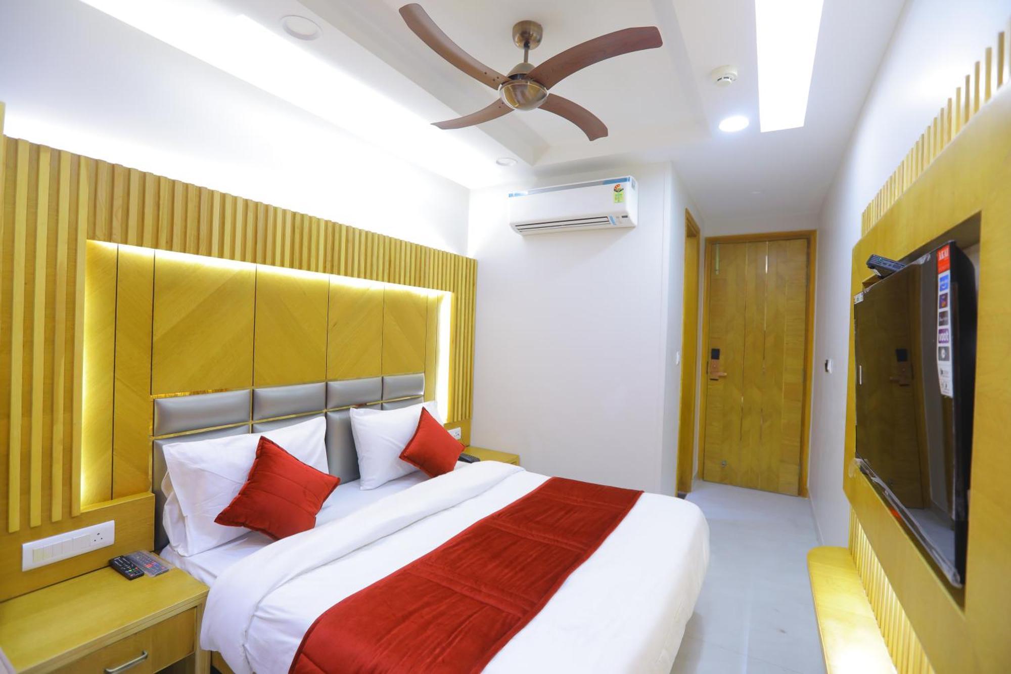Hotel Glitz - Walk In From New Delhi Railway Station Exteriör bild