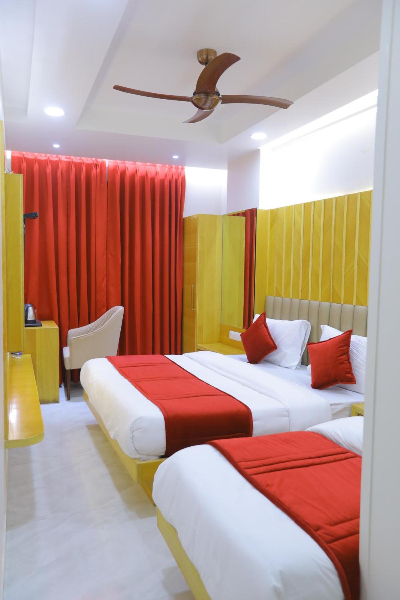 Hotel Glitz - Walk In From New Delhi Railway Station Exteriör bild