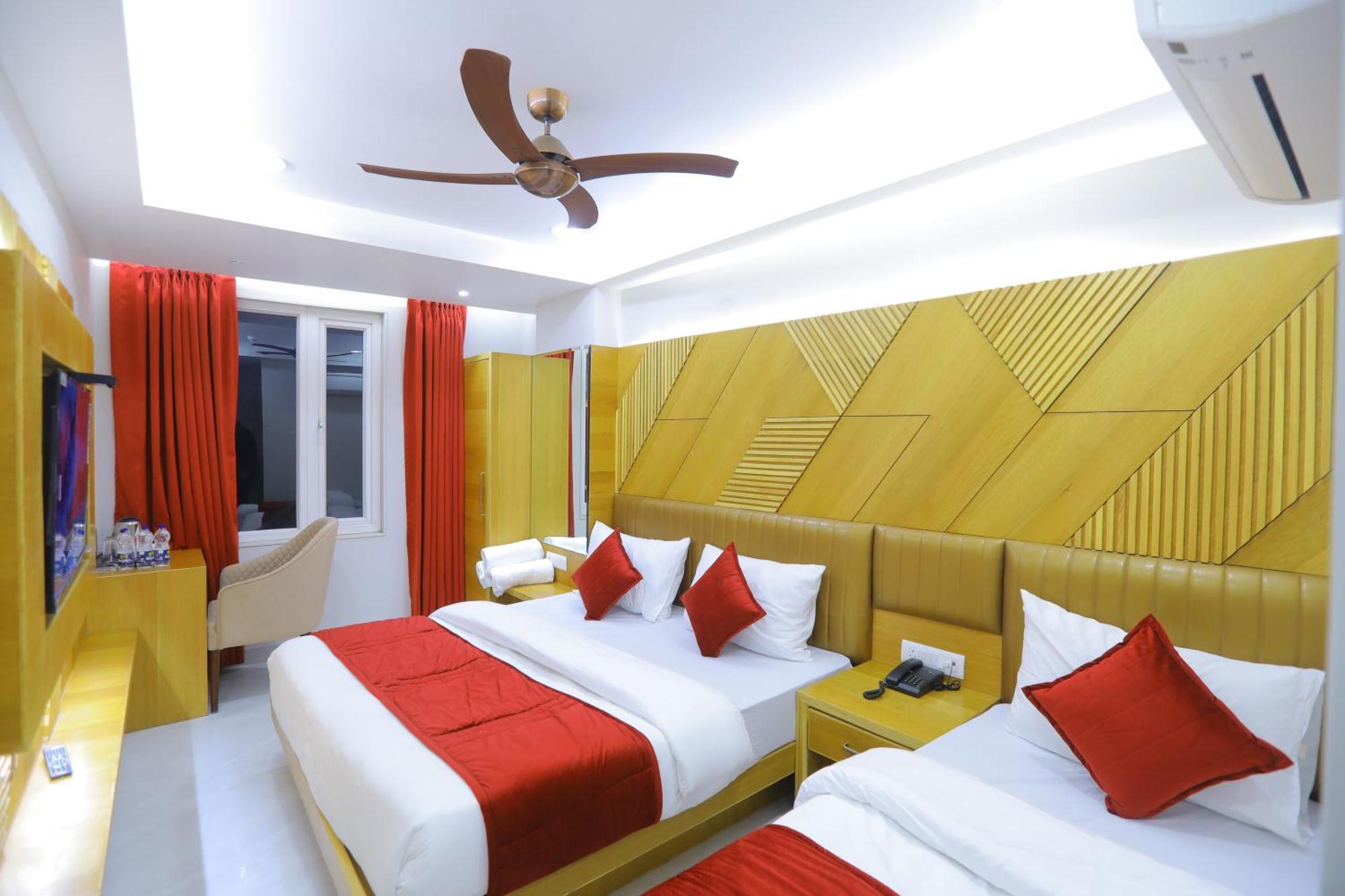 Hotel Glitz - Walk In From New Delhi Railway Station Exteriör bild