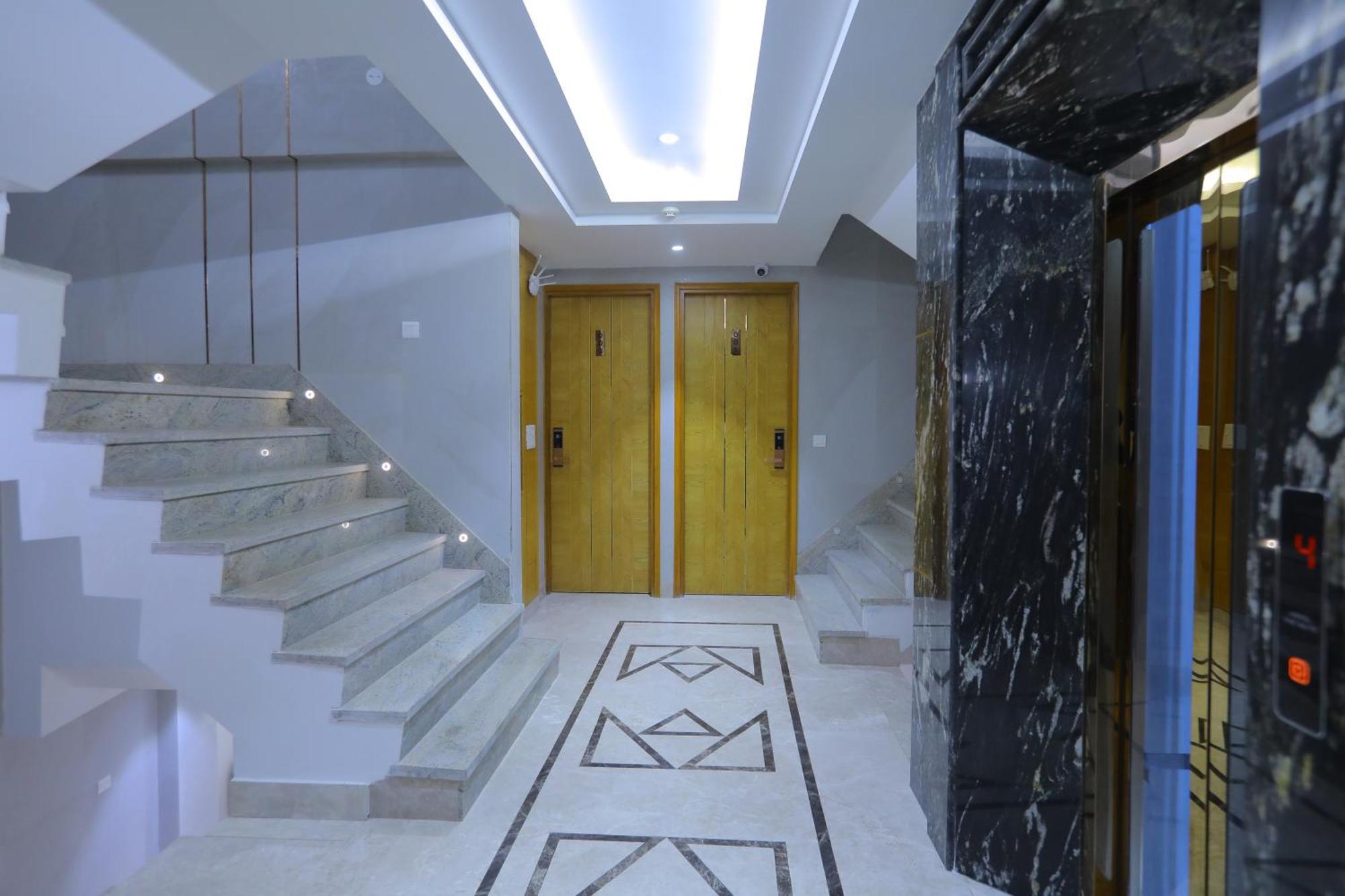 Hotel Glitz - Walk In From New Delhi Railway Station Exteriör bild