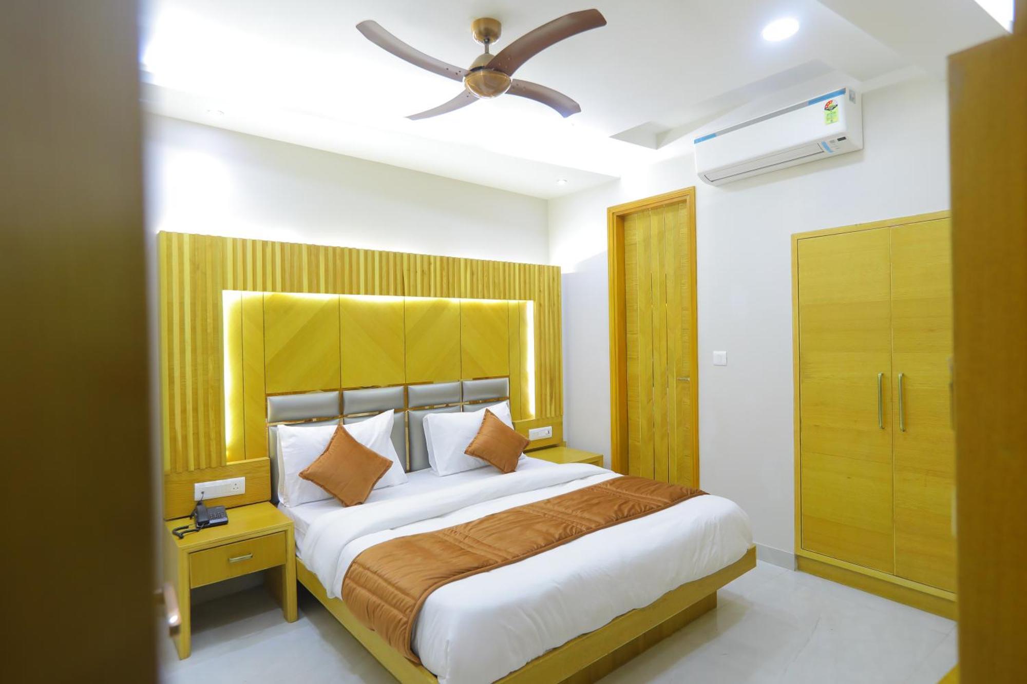 Hotel Glitz - Walk In From New Delhi Railway Station Exteriör bild