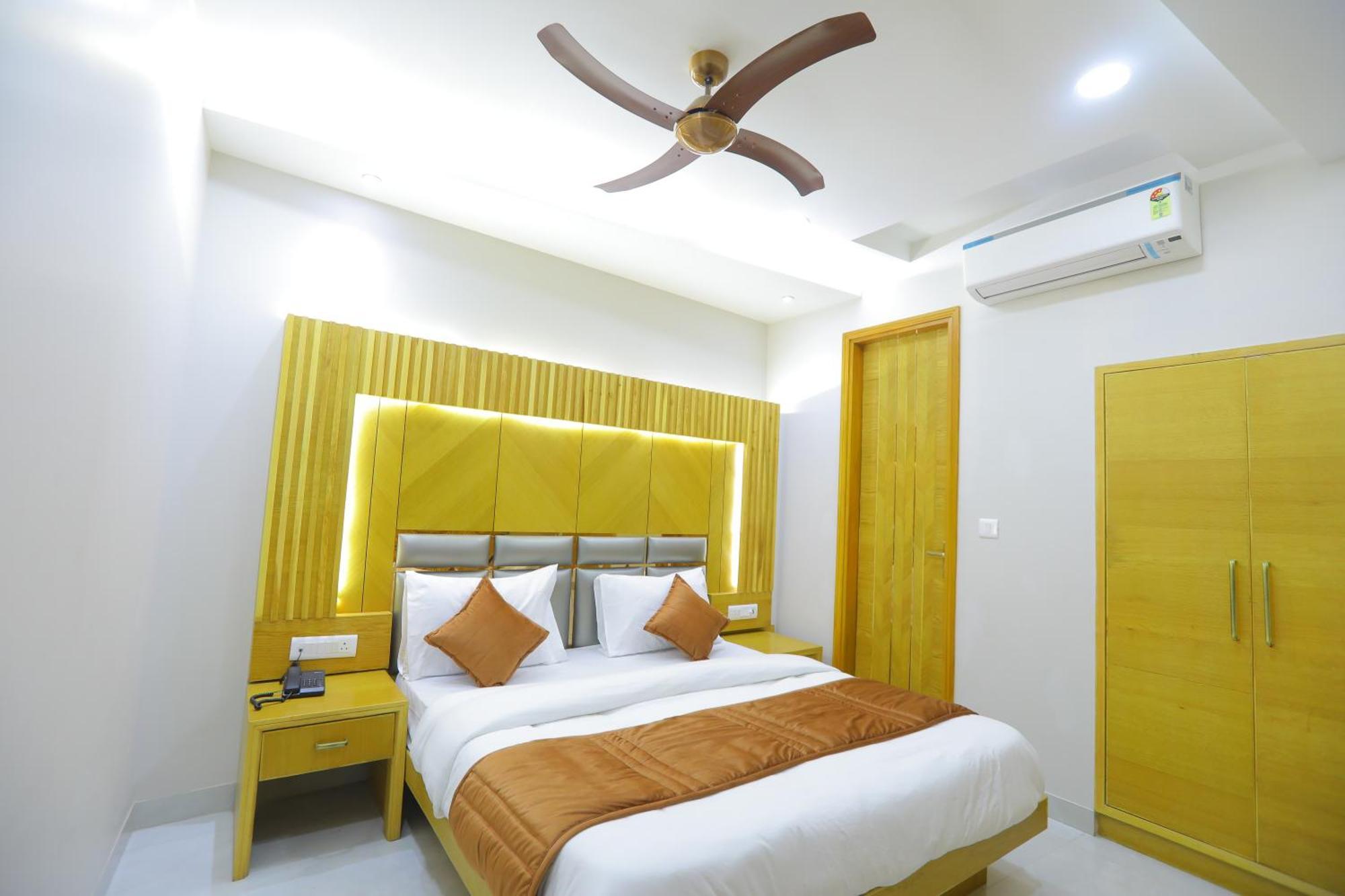 Hotel Glitz - Walk In From New Delhi Railway Station Exteriör bild